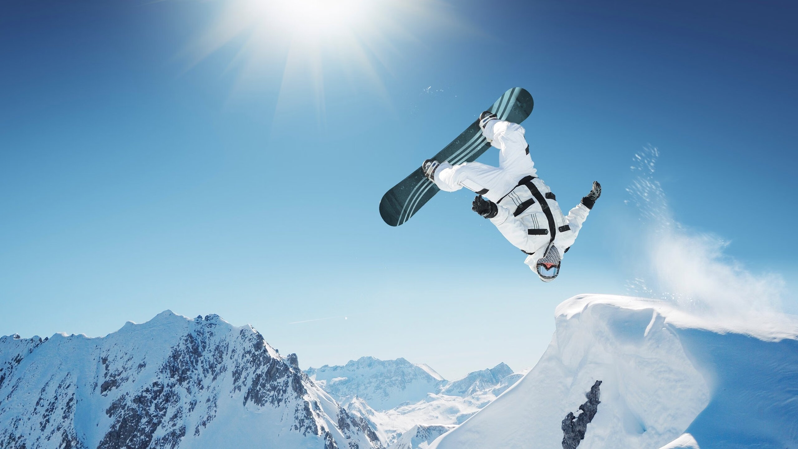 小贾伦全程高能输出，雄鹿压哨击败上海队，一场跨越半球的篮球对话